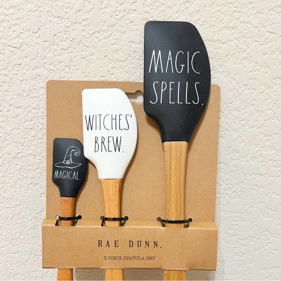 Rae Dunn Halloween 3 piece SPATULA SET - Picture 2 of 5